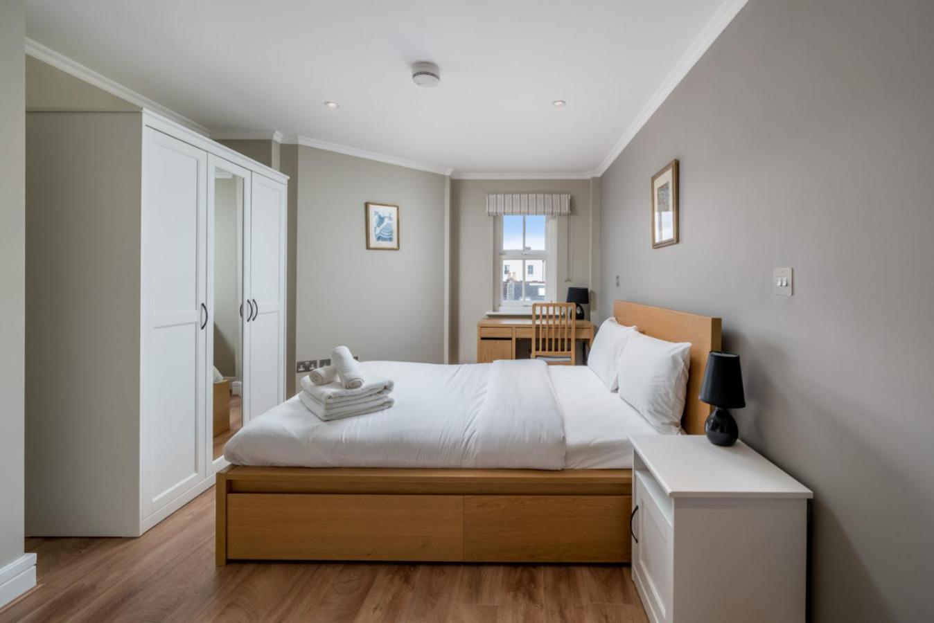 Appartamento Modern Luxury Apartment, Sleeps Five, Barons Court *