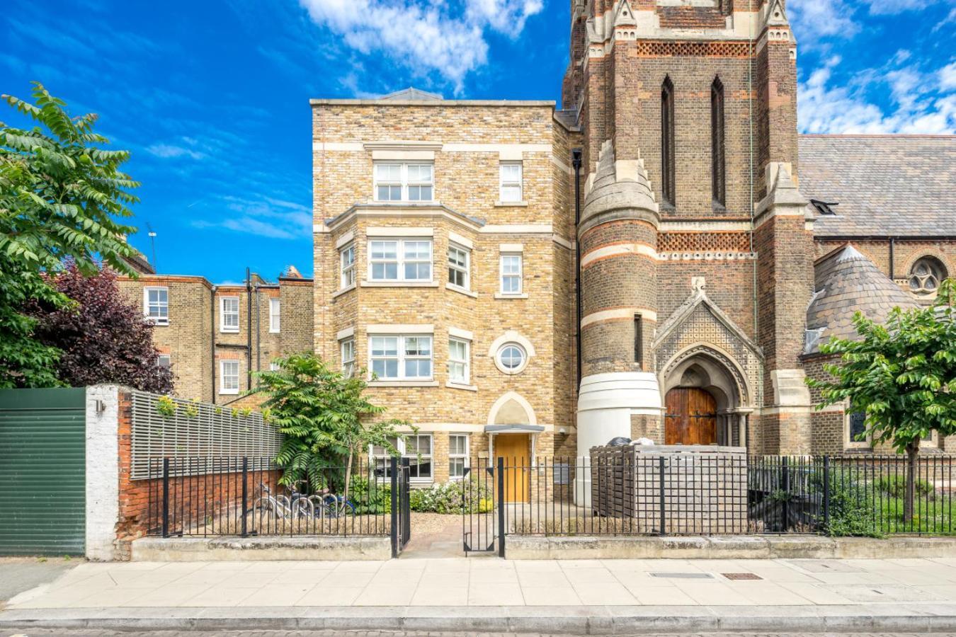 Appartamento Modern Luxury Apartment, Sleeps Five, Barons Court Londra